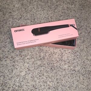 Amika Polished Perfection Straightening Brush